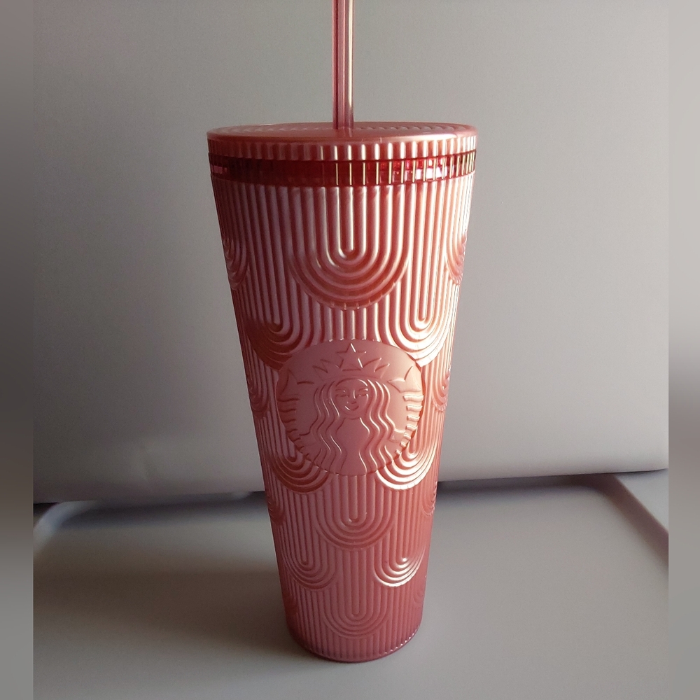 🌺 NWT 24oz. (Venti) Starbucks Coral Designer Tumbler